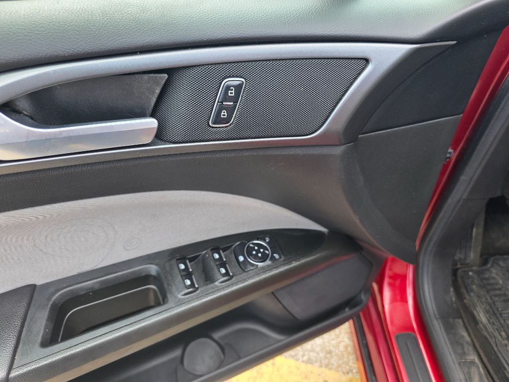 2016 Ford Fusion S - Photo 13