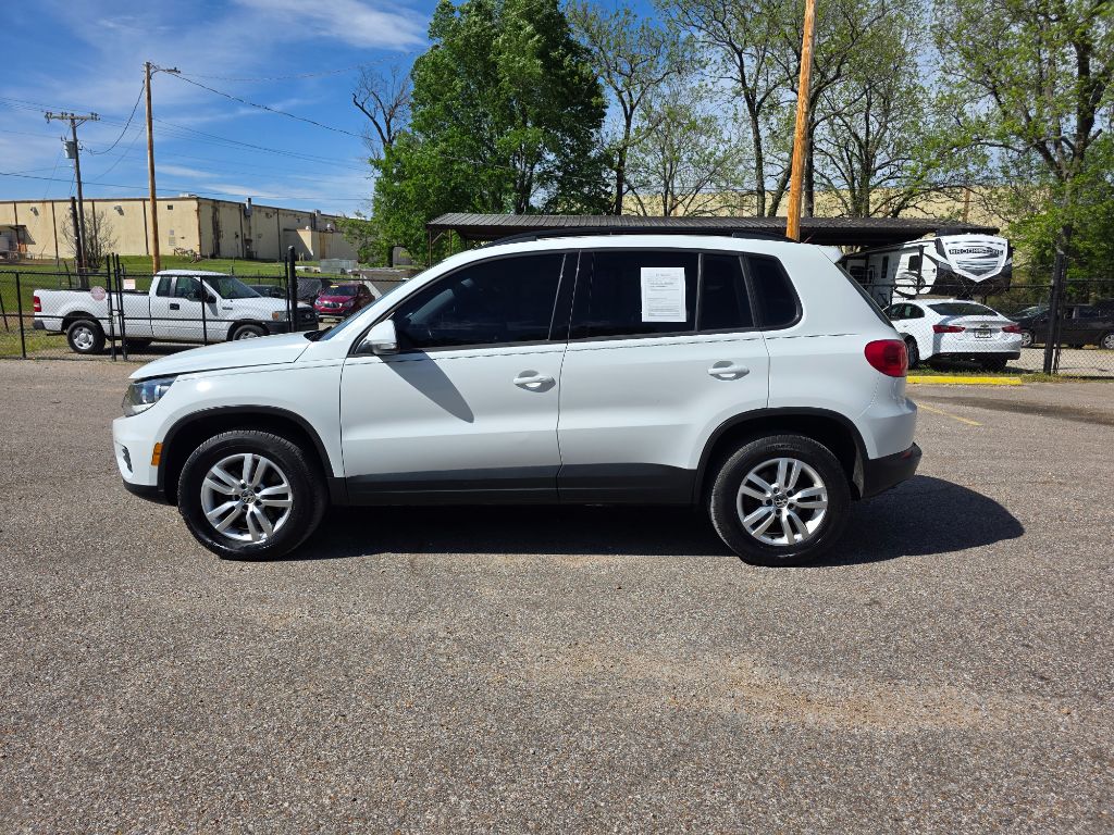 2016 Volkswagen Tiguan 2.0T S's photo